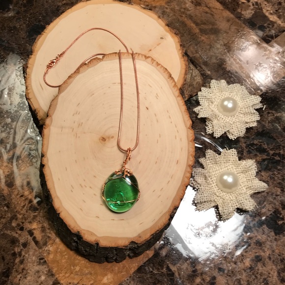 Stunning green necklace copper wrap Handmade NWT - Picture 3 of 8